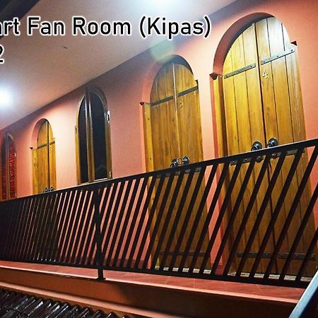 Rumah Gandrung Ngabean Bagian luar foto